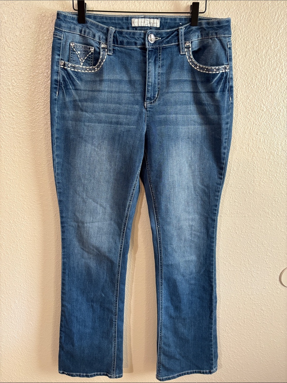 EST 1946 Boot-Cut Women's Jeans in Medium Blue - Stylish Everyday Fit Size 12